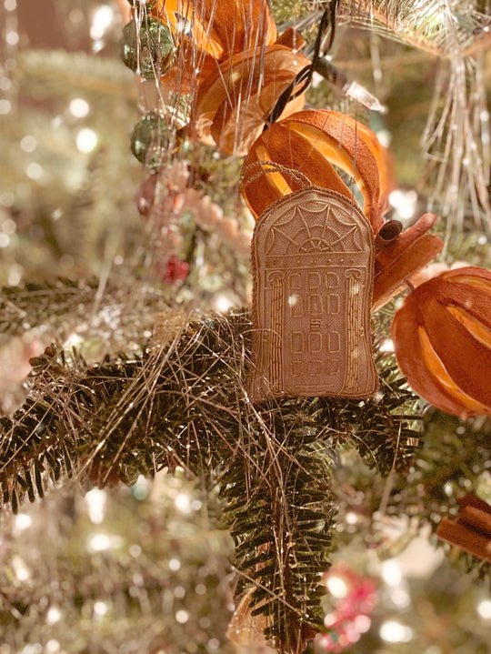 TRADD STREET ORNAMENT